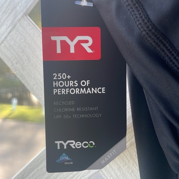 TYR ‘TYReco Maxfit’ Swimsuit - Picture 9 of 11